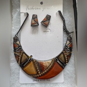 Necklace and earring set